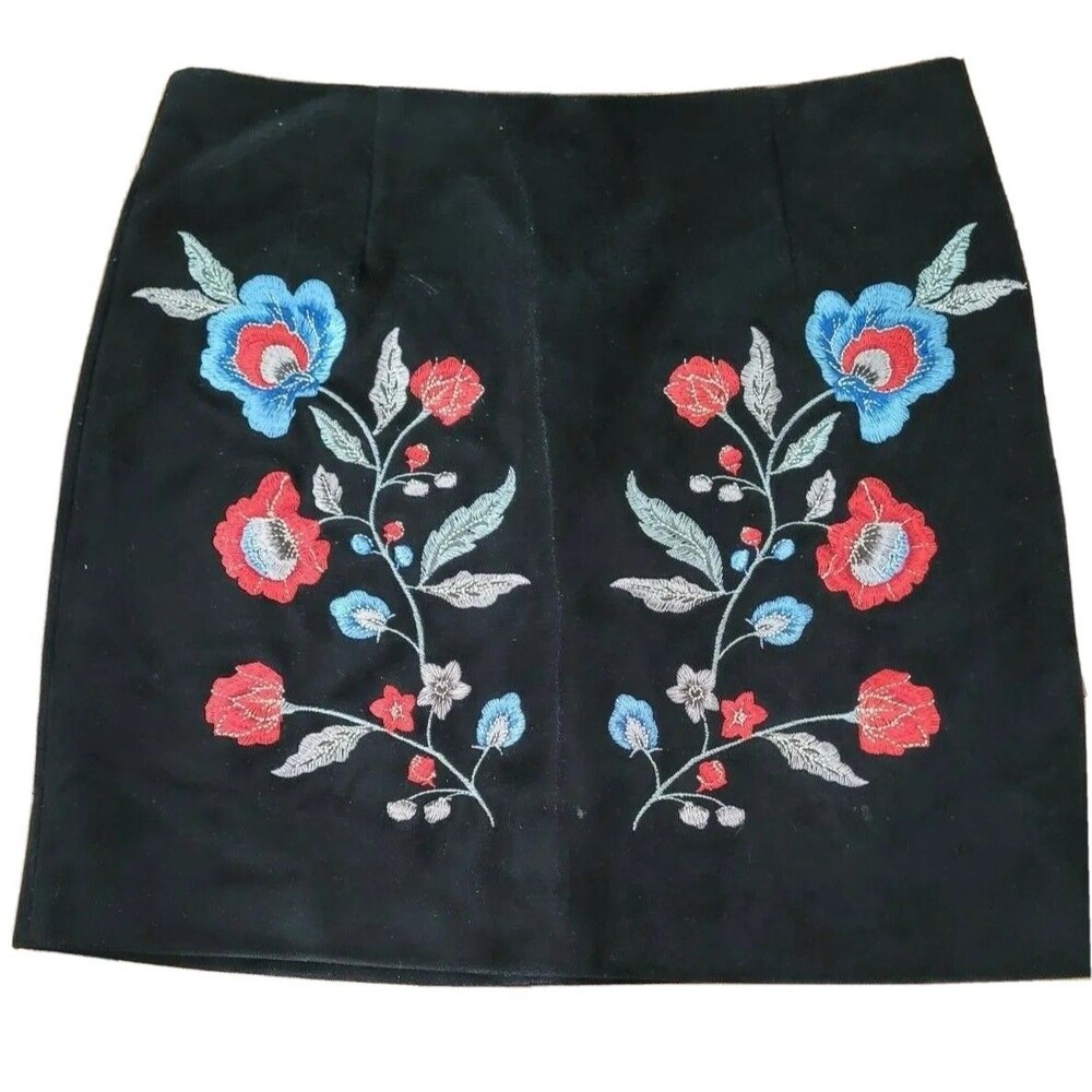 Forever 21 Skirt Womens Small Black Faux Suede Floral Embroidered Zip